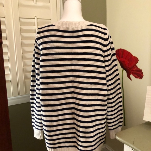 Warm and snuggly on a Fall night…100% cotton thick weave, long sleeve sweater🧣 - Picture 2 of 7